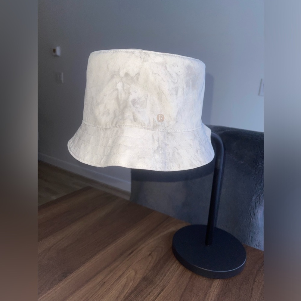 Lululemon Bucket Hat *Reversible*
